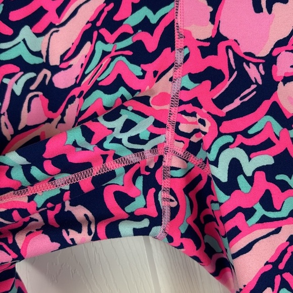 Lilly Pulitzer rare navy lobstah roll capris sz med - Picture 5 of 7
